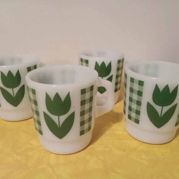 Set of 4 vintage Termocrisa coffee cups with green tulips - Picture 2 of 3